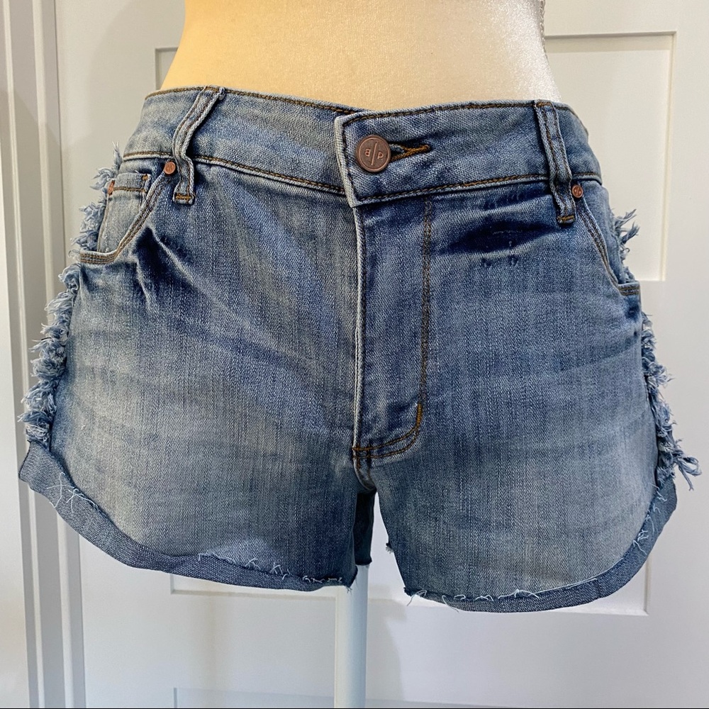 BP. NWT Fringed & Frayed Denim Shorts- 30